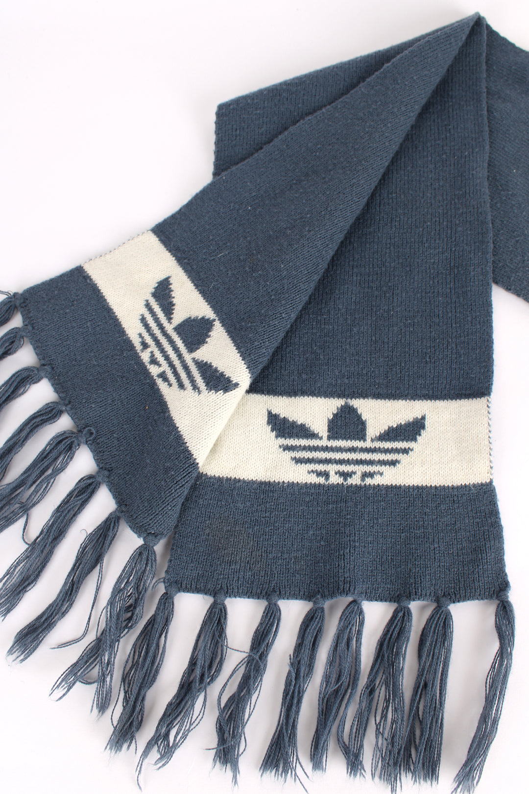 Vintage Adidas scarf, blue and white colourway, 100% acrylic, Adidas logo at the ends of the scarf and has tassels.