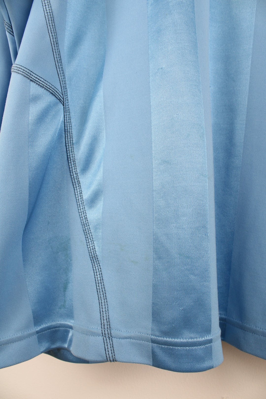 Manchester City 2003/04, Reebok Long Sleeved Football Kit in a blue colourway, and has logos embroidered on the front.