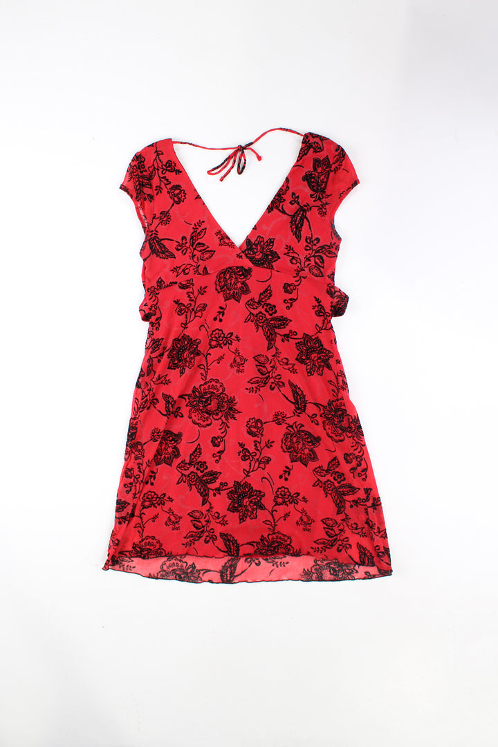 Vintage Y2K red with black floral print midi dress, features v neck and belt that can be  tied in the front or back