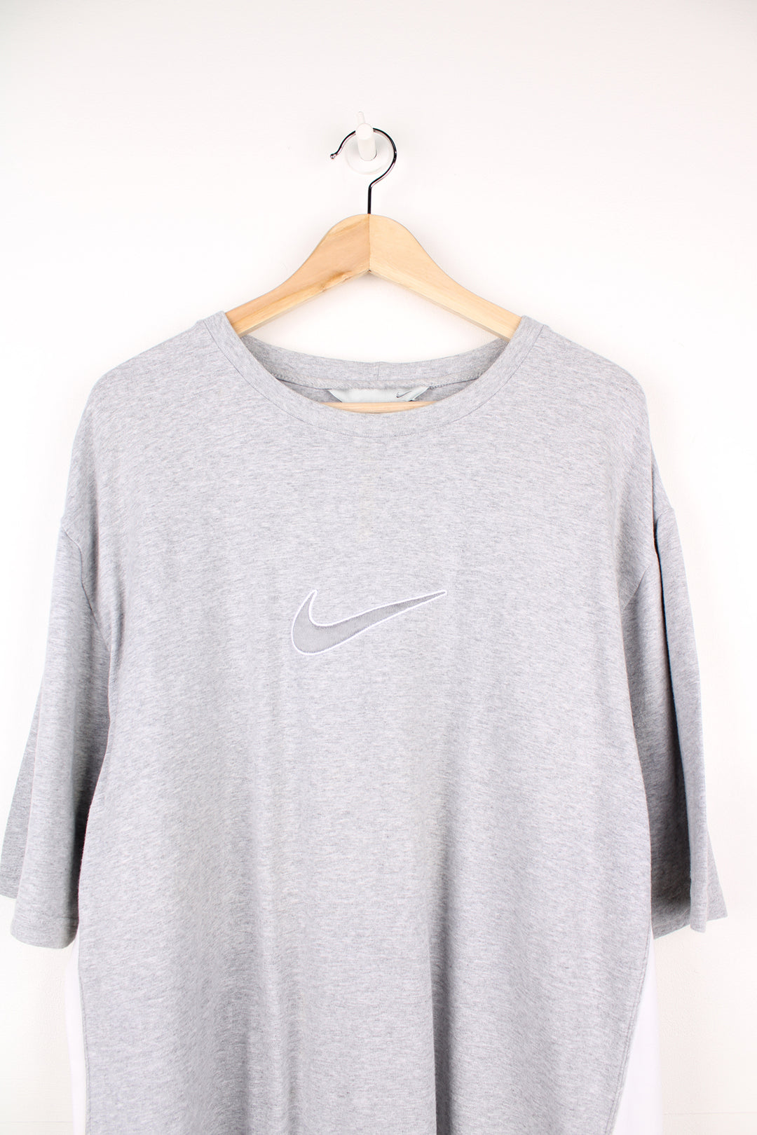 00's Nike t-shirt in a grey with embroidered swoosh logo on the chest. good condition Size in Label: Mens XL  