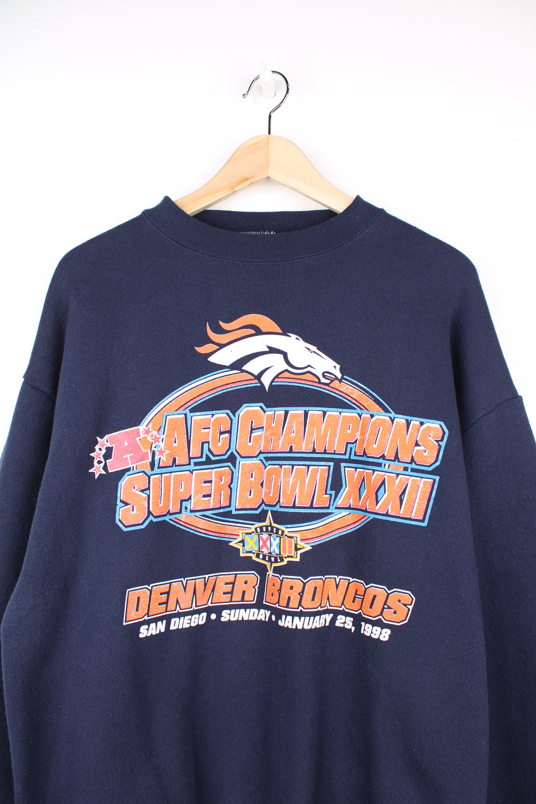 Vintage 90's navy blue Denver Broncos Super Bowl XXXII sweatshirt with printed graphic on the front. Made by Logo 7. good condition - cracks to the graphic (see photos) Size in Label: Mens L