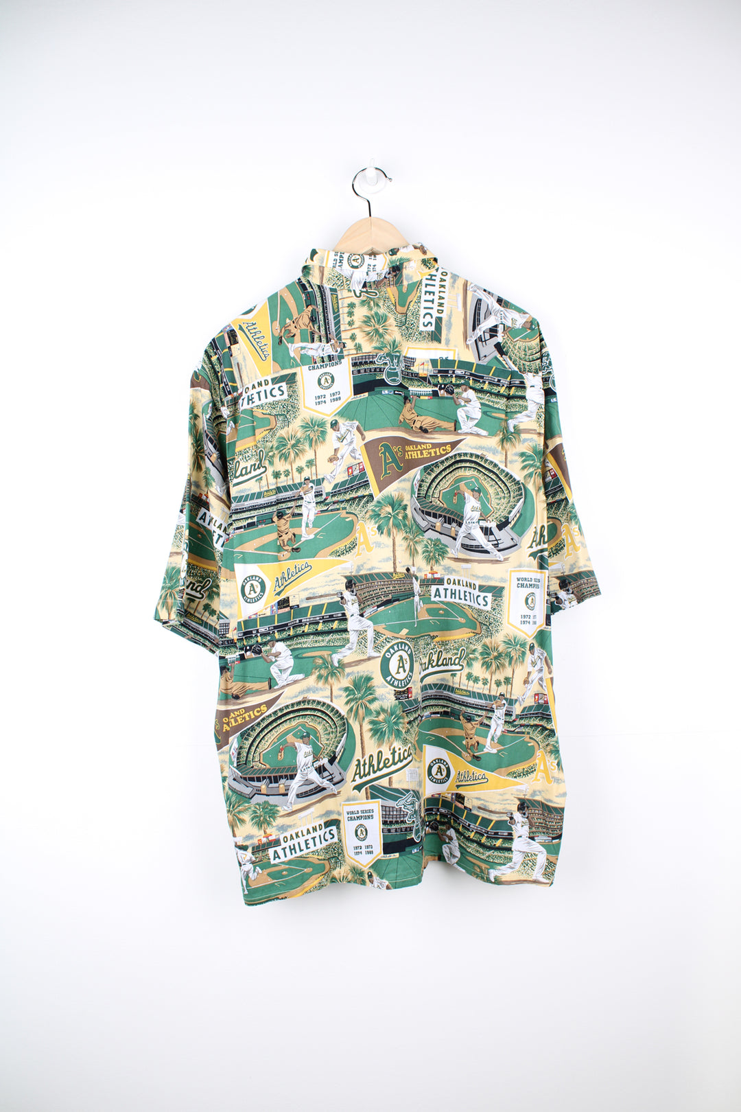 90s green Oakland Athletics A's MLB Hawaiian Shirt with all over print. Made by Reyn Spooner. good condition  Size in Label:  Mens XL