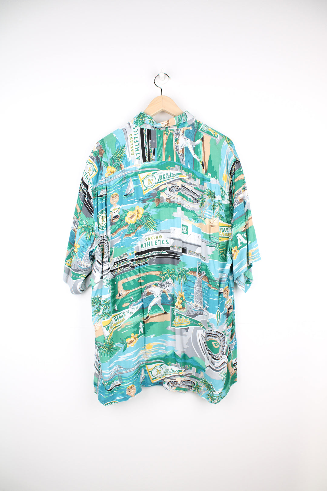 90s green Oakland Athletics A's MLB Hawaiian Shirt with all over print. Made by Reyn Spooner. good condition  Size in Label:  Mens XL