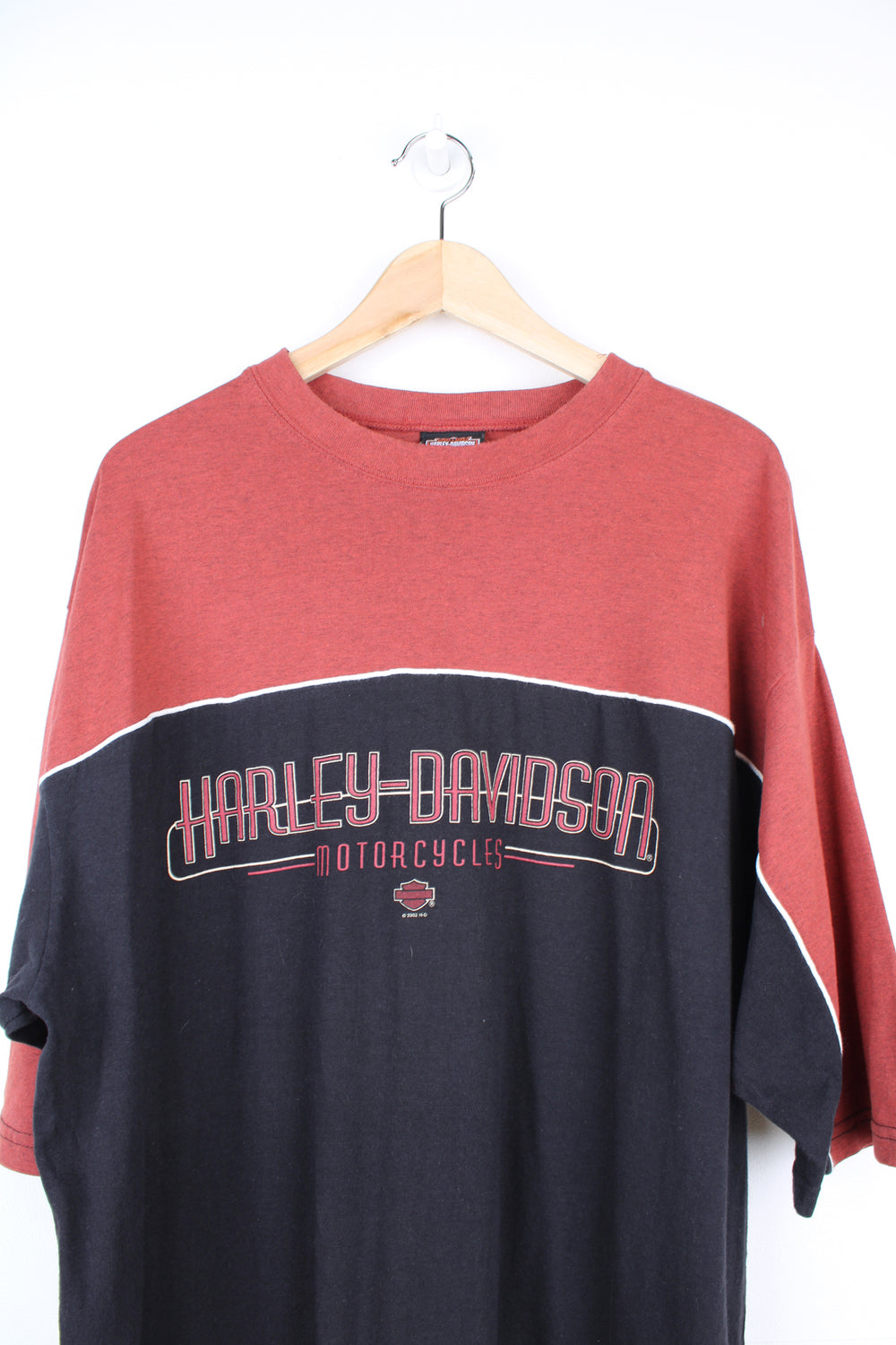 Harley Davidson t-shirt in red and black with printed logo on the front . good condition Size in Label: No Size in label - Measures like a mens XXL 