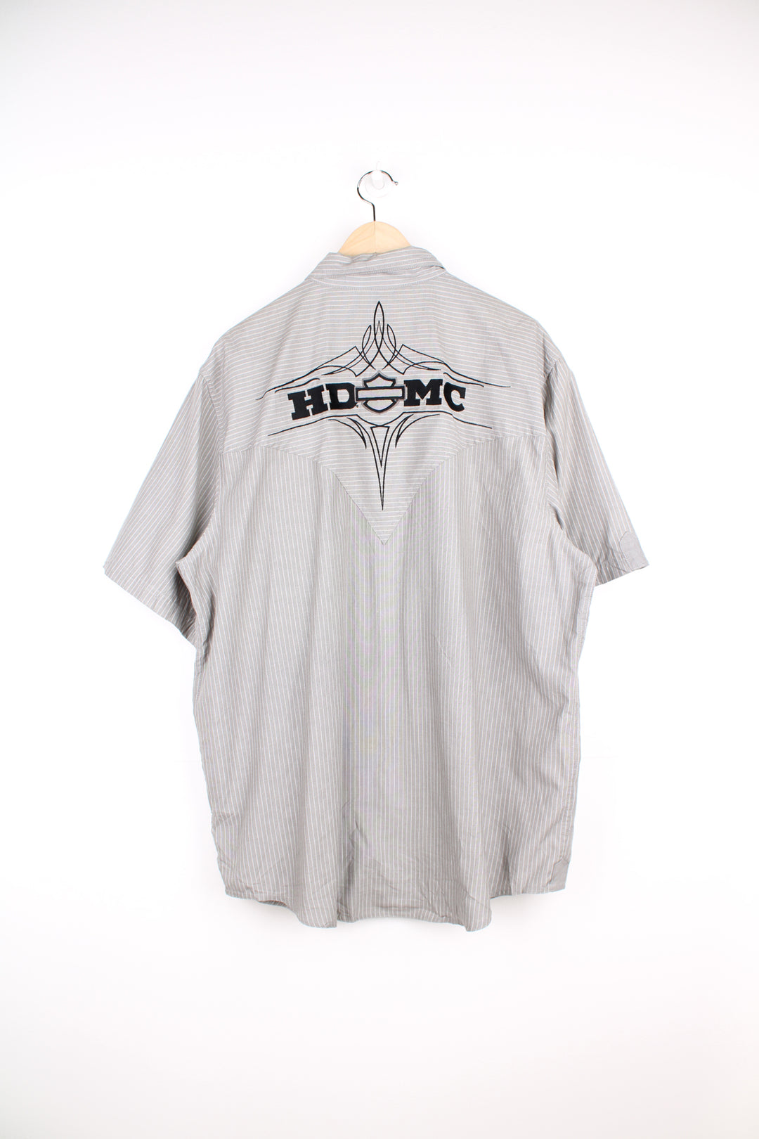 Harley-Davidson grey pinstripe shirt with embroidered logo's on the front and back. Closes with popper buttons. good condition  Size in Label: XL