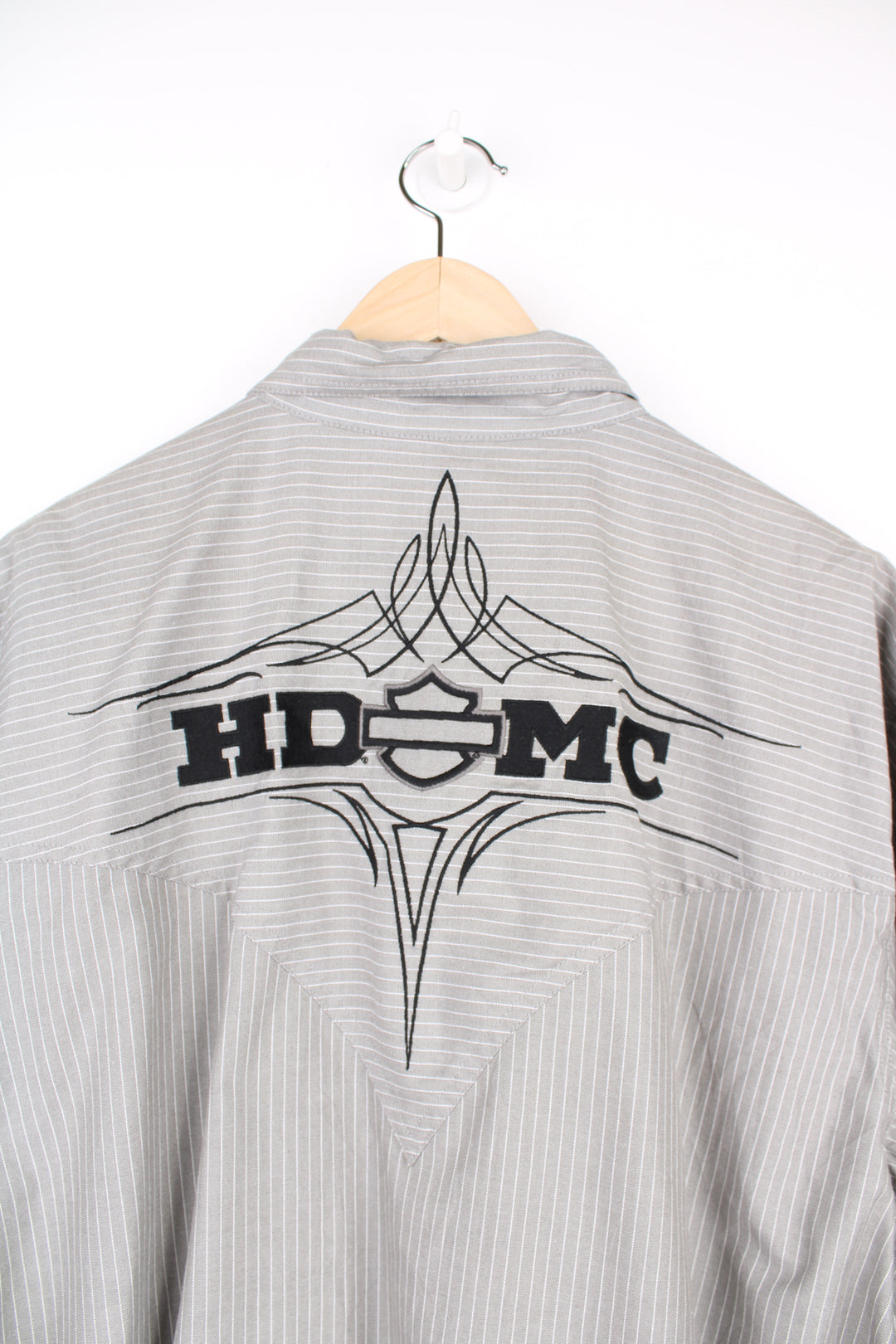 Harley-Davidson grey pinstripe shirt with embroidered logo's on the front and back. Closes with popper buttons. good condition  Size in Label: XL