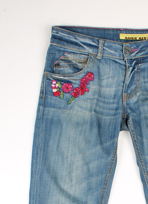 Y2K Miss Sixty low rise skinny jeans with embroidered flowers on the pockets. good condition   Size in Label:  29