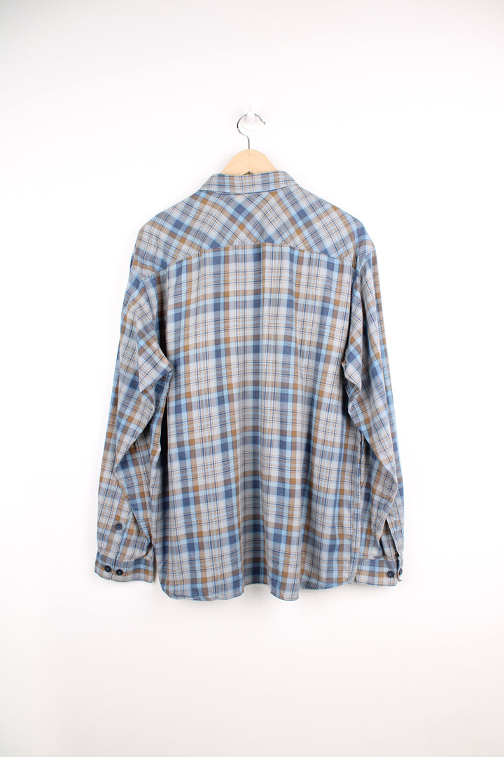 Patagonia Plaid Shirt in a blue and brown colourway, button up, double chest pockets and has the logo embroidered on the side.