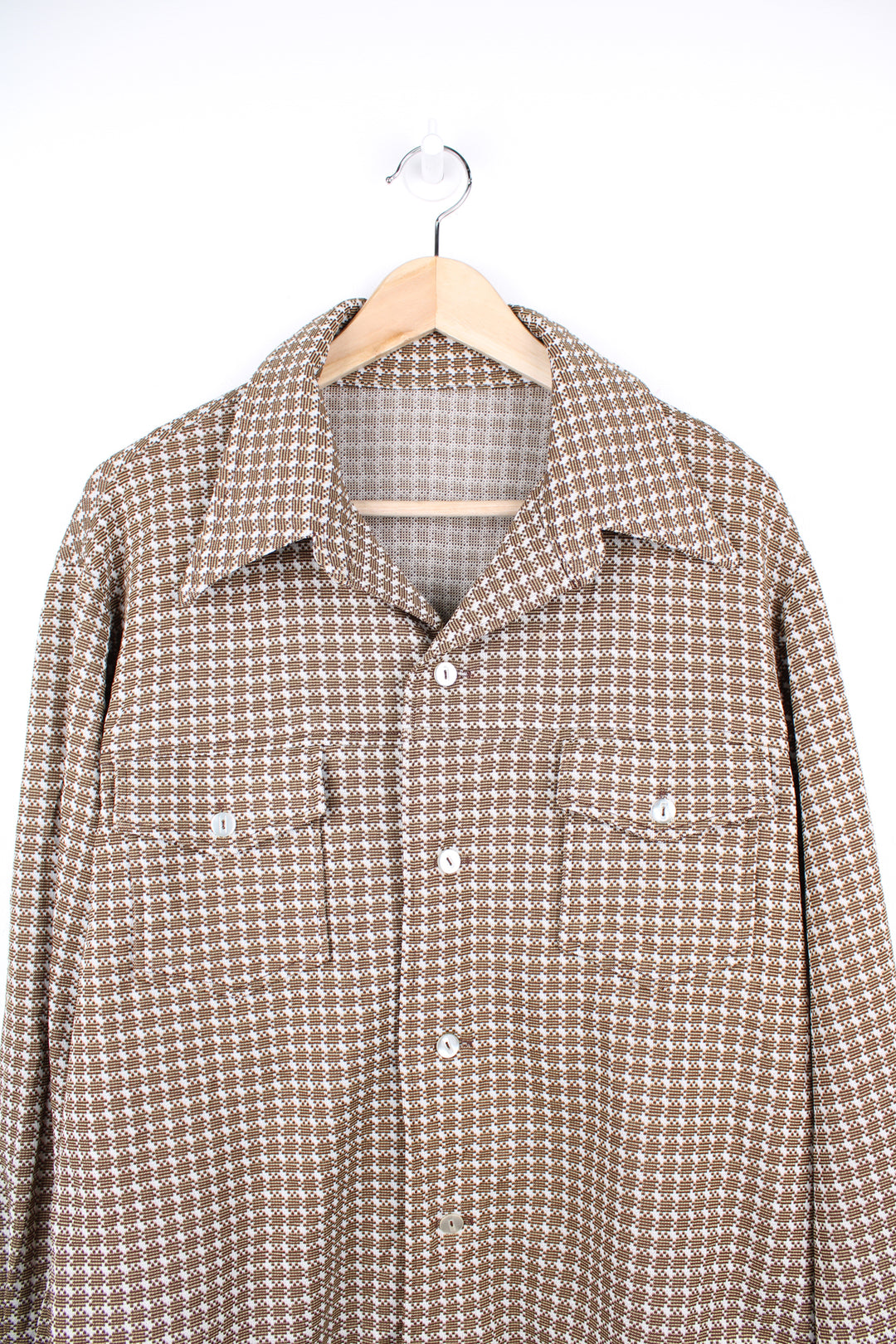 Vintage 70's long sleeve button up shirt in brown geometric pattern. Made from polyester and features a dagger collar. good condition Size in Label: No Size - Measures like a mens L