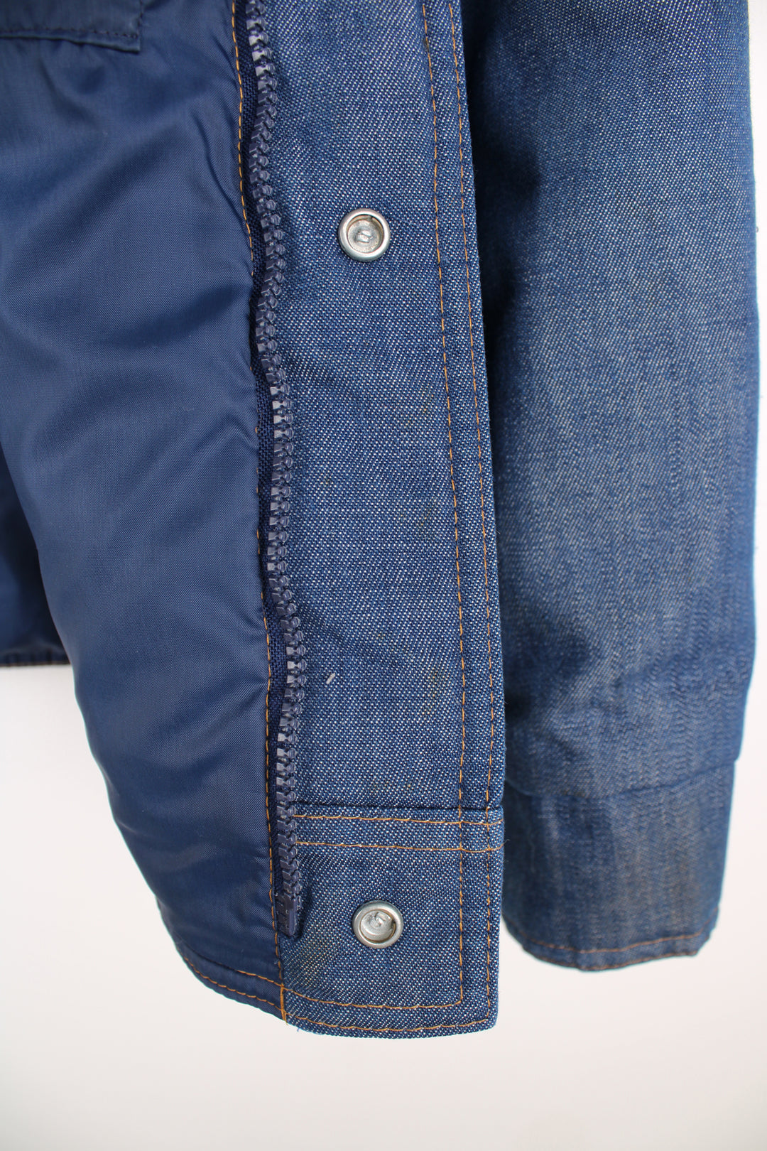 Vintage 1970's Levi's denim ski jacket with suede yoke, dagger collar and zip up pockets 