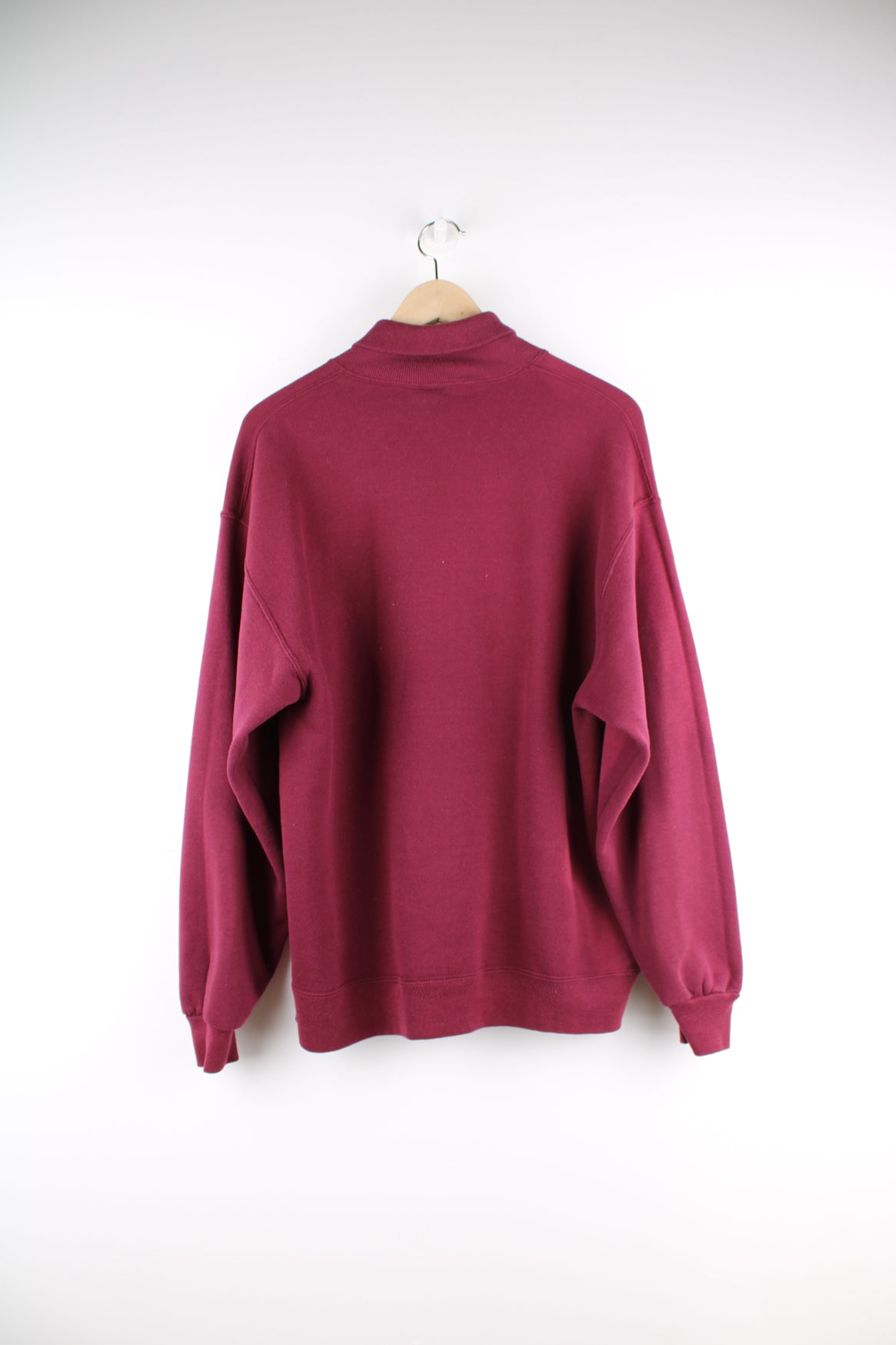 Alabama University Sports Sweatshirt in a maroon colourway, turtle neck, and has spell out logo printed on the front.