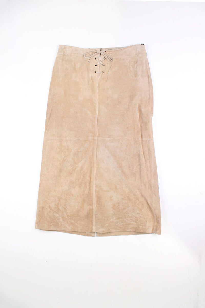 Vintage Dorothy Perkins tan suede maxi skirt features lace up detailing on the waist band 