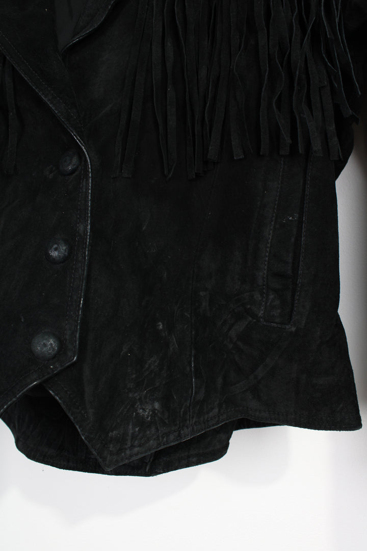 Vintage black cropped suede fringe jacket features three popper buttons at the front