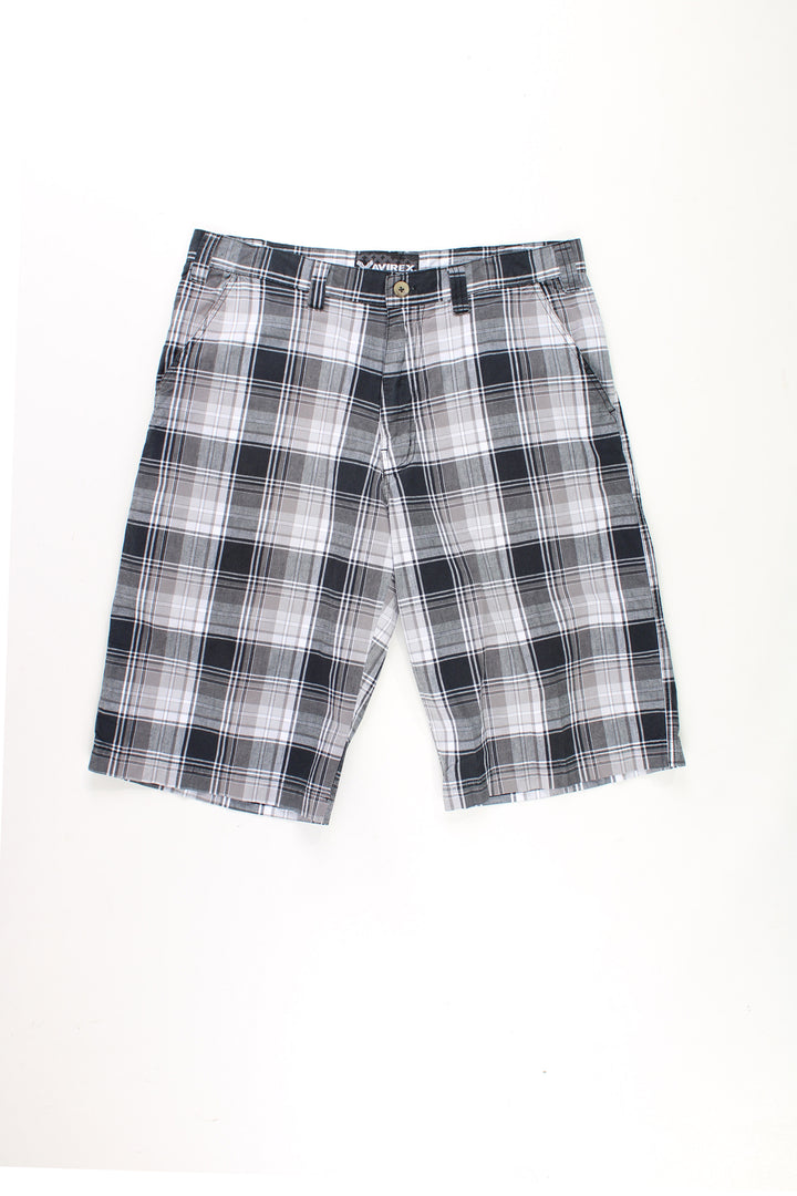 Vintage Avirex cotton knee length shorts in grey/ white check pattern.  good condition   Size in Label:  36 - Mens XL