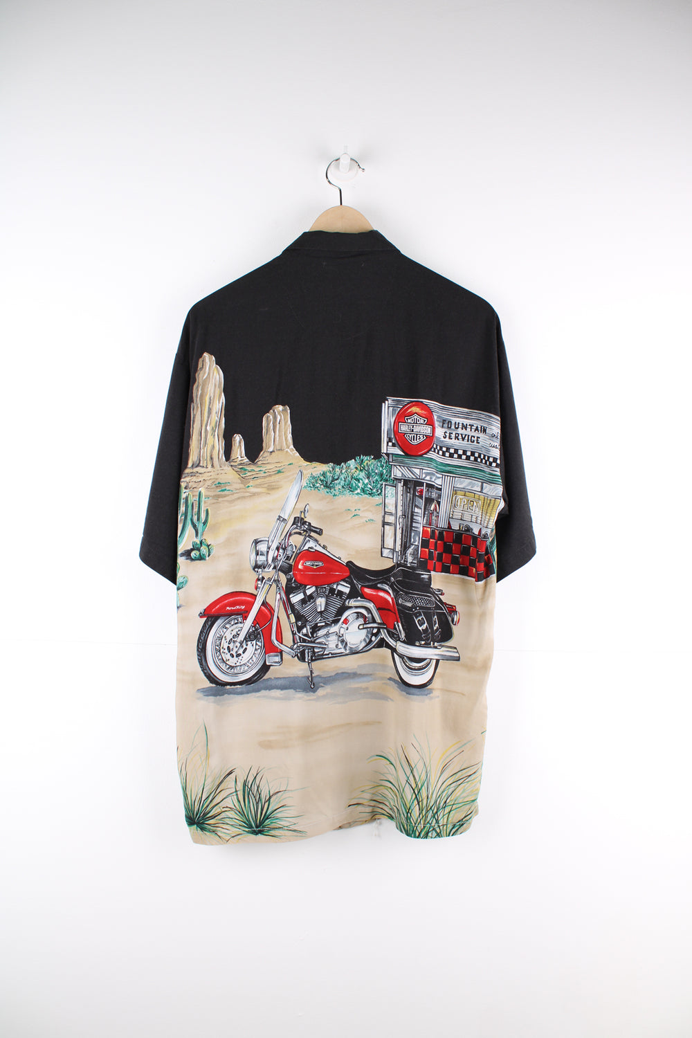 Harley Davidson Hawaiian Shirt in a black colourway with a motorbike design printed all over, button up and has a chest pocket.