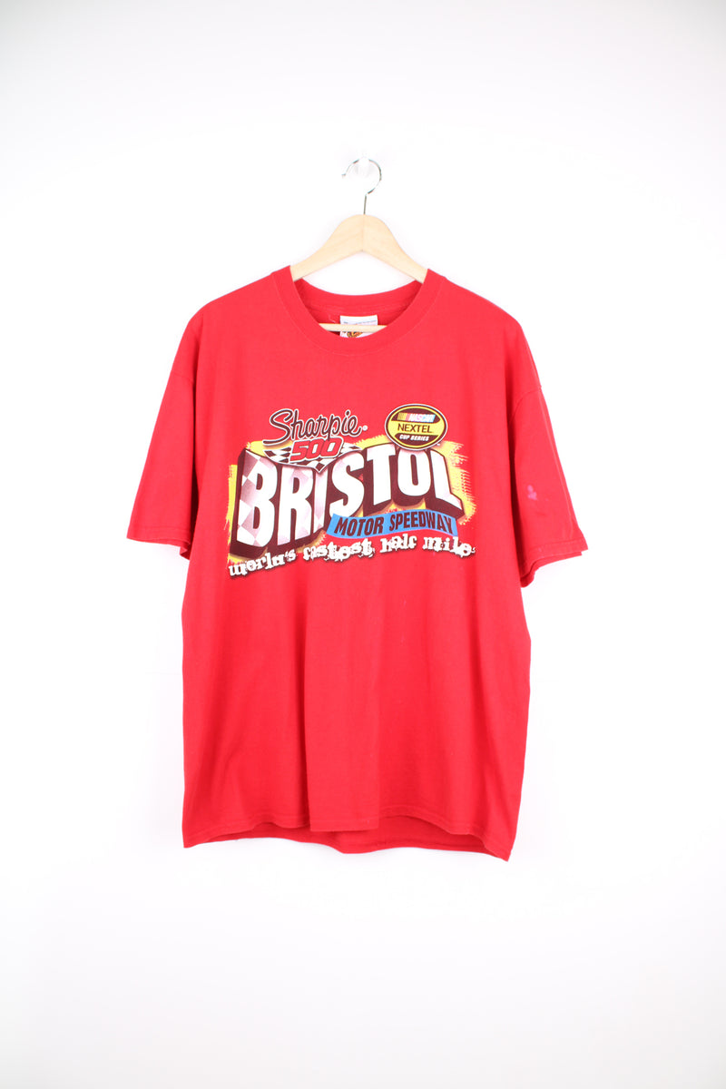 Winners Circle Bristol Motor Speedway x NASCAR printed spell-out graphic t-shirt in red