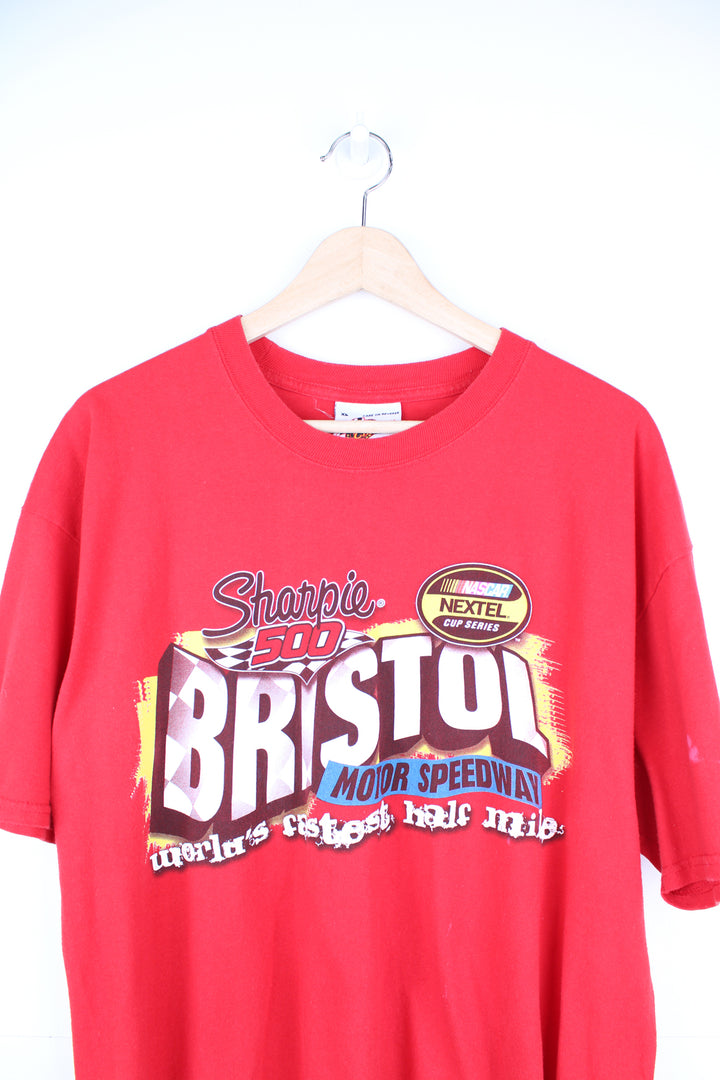 Winners Circle Bristol Motor Speedway x NASCAR printed spell-out graphic t-shirt in red