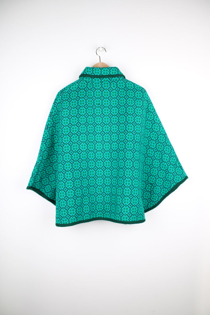 True vintage 1960's green Welsh wool tapestry cape with O ring zip to close. Made by Welsh Woolens. good condition - Missing button (see photos) Size in Label: Womens M