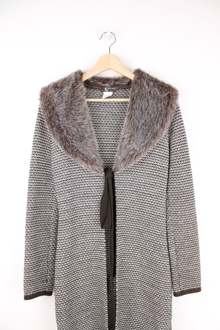 Y2K full length brown and white knitted cardigan that ties in the middle, with faux fur collar 