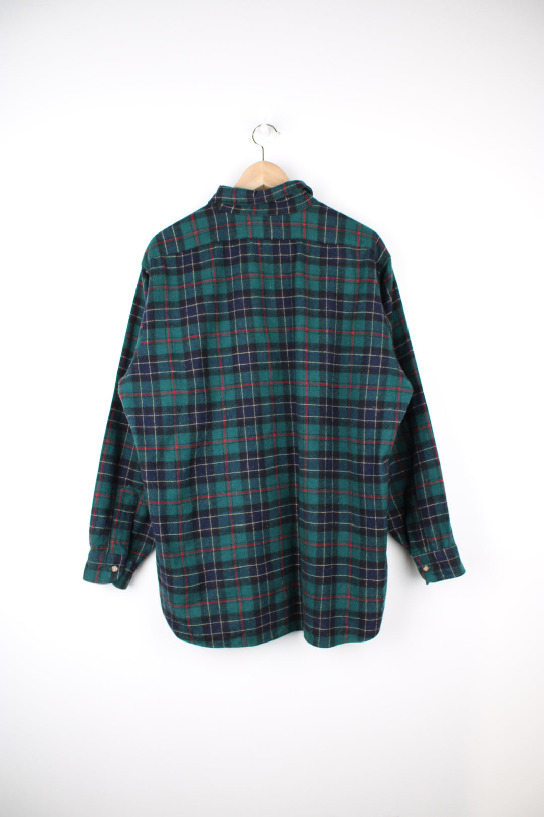 Vintage Pendleton green plaid , 100% wool button up shirt. features chest pocket