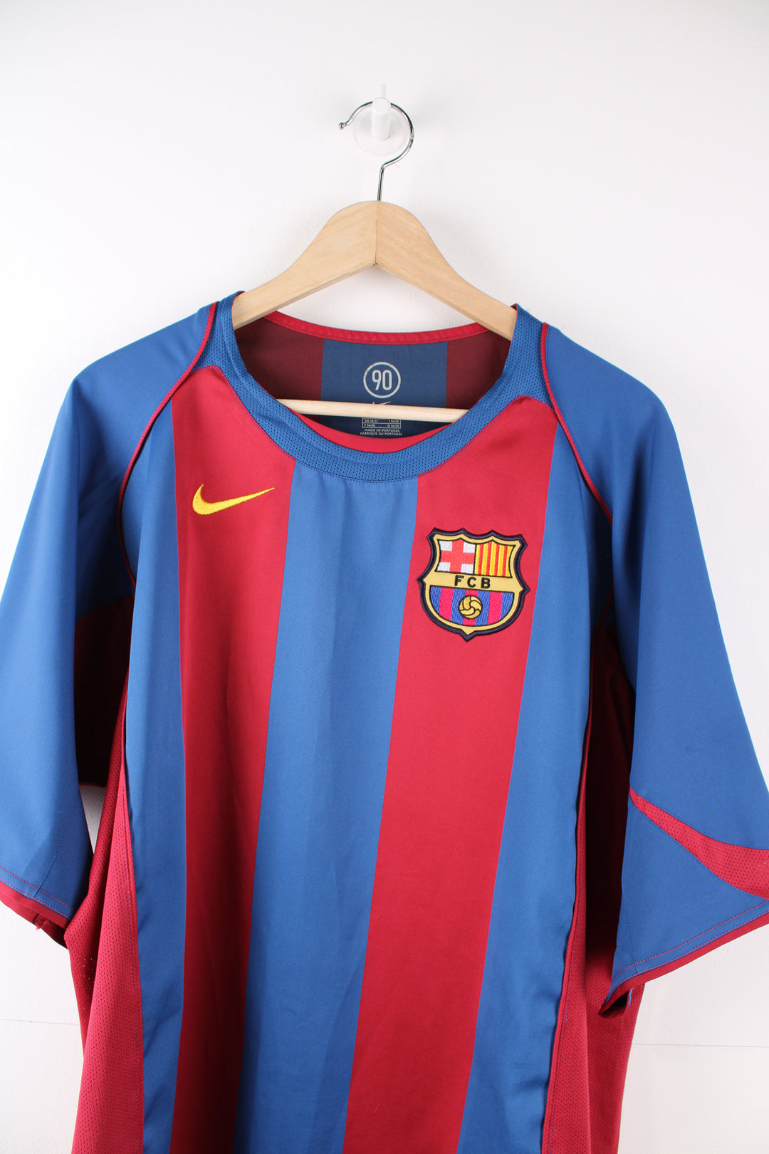 Barcelona 2004/ 05 home football shirt made by Nike. Features embroidered team and Nike logo on the chest. good condition Size in Label: Mens XL