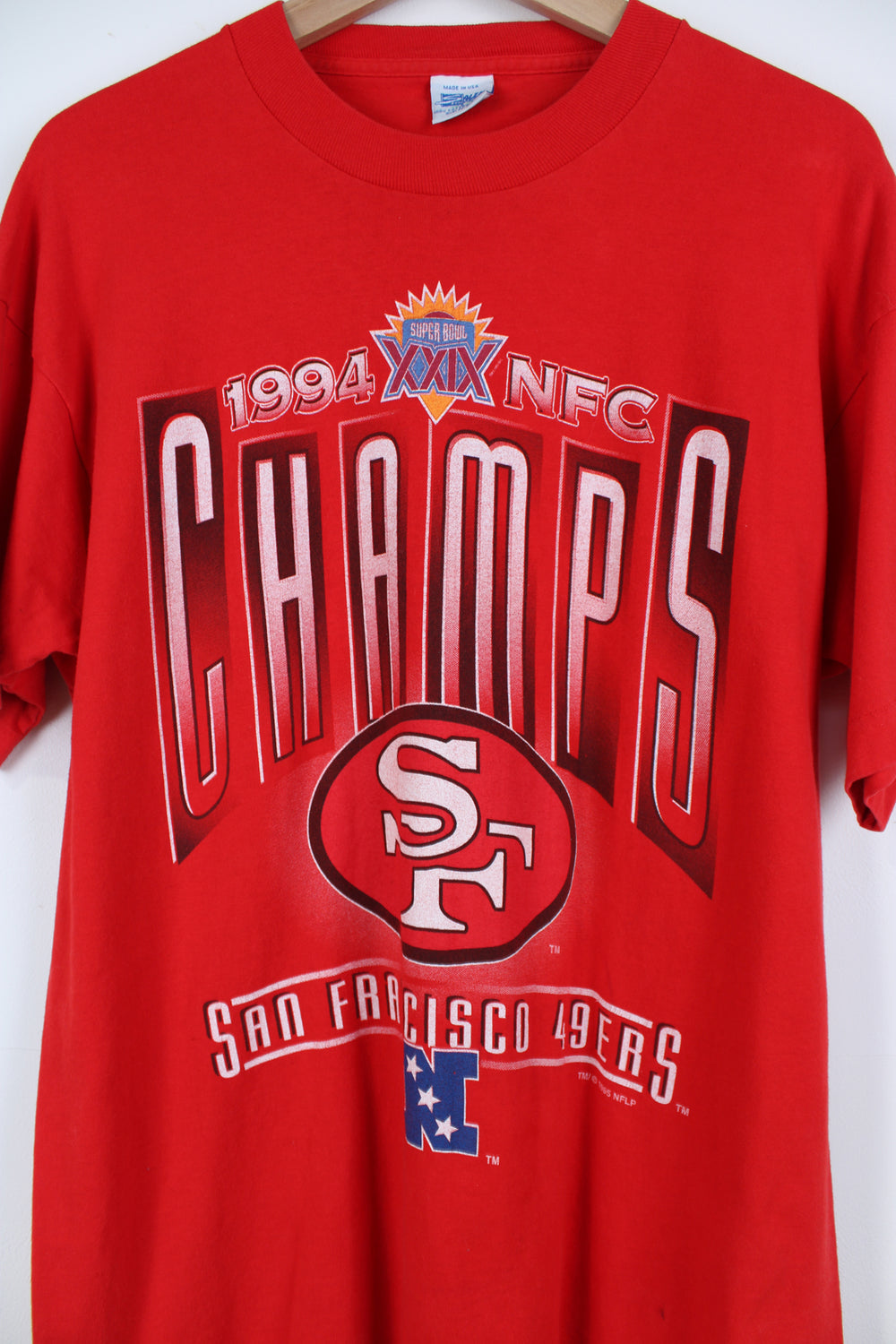 Vintage 1995 all red single stitch t-shirt, features San Francisco 49ers graphic on the front 