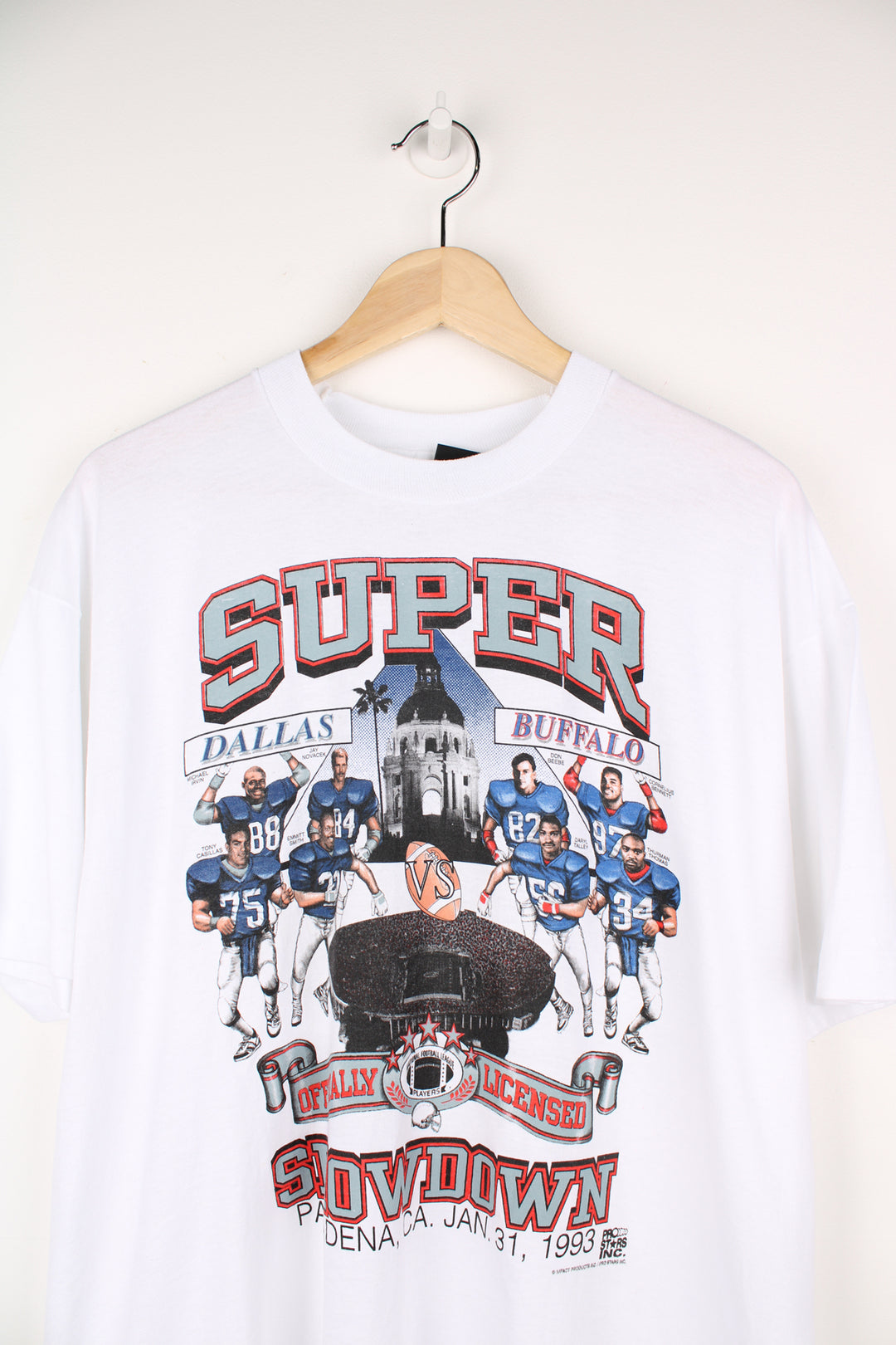 Vintage white 1993 Super Showdown Dallas Cowboys VS Buffalo Bills graphic t-shirt with single stitch sleeves. good condition Size in Label: Mens XL