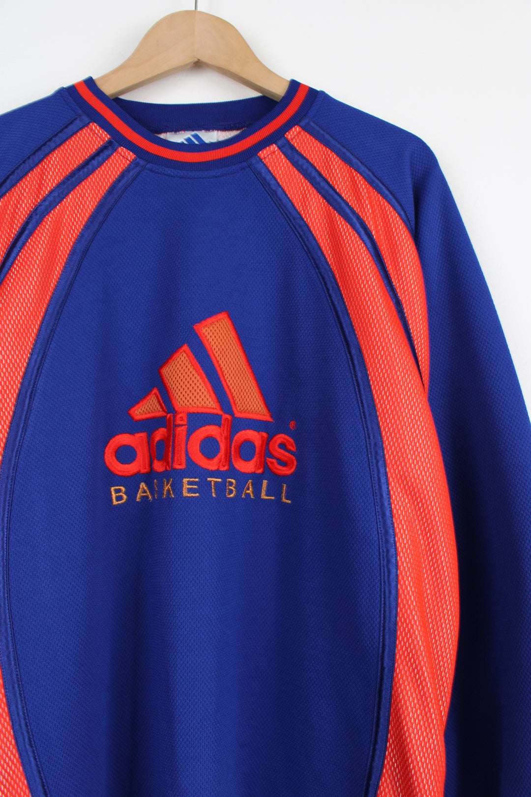 Vintage 90's Adidas Basketball sweatshirt/ training top. Features blue and orange colour scheme,  1/4 zips at the sides for ventilation and embroidered logo across the chest.  good condition Size in Label: Mens M- Measures like a mens XL 