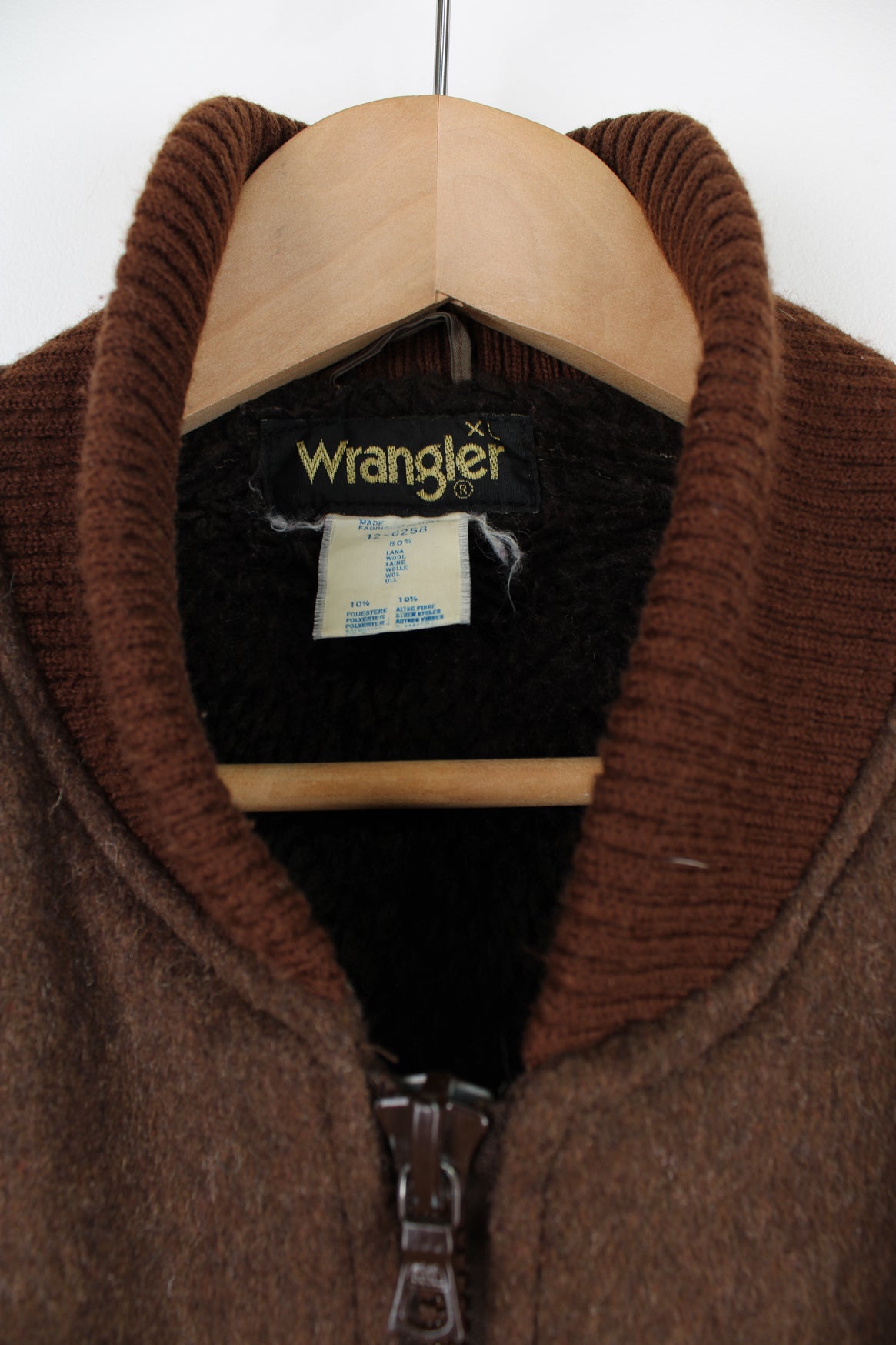 Vintage Wrangler brown wool bomber, zip through bomber jacket. Features western style yoke on the front and back, faux shearling lining and wrangler tab logo on the chest