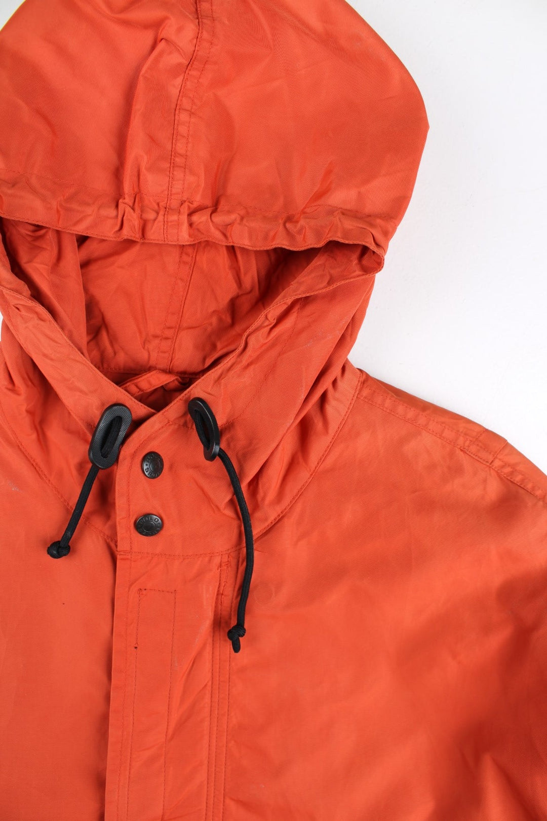 Vintage Polo Sport Ralph Lauren Mountain Parka Coat in a orange colourway. Zips up and has side pockets, insulated with a detachable fleece lining, hooded, and has the logo embroidered on the cuff of the left sleeve.