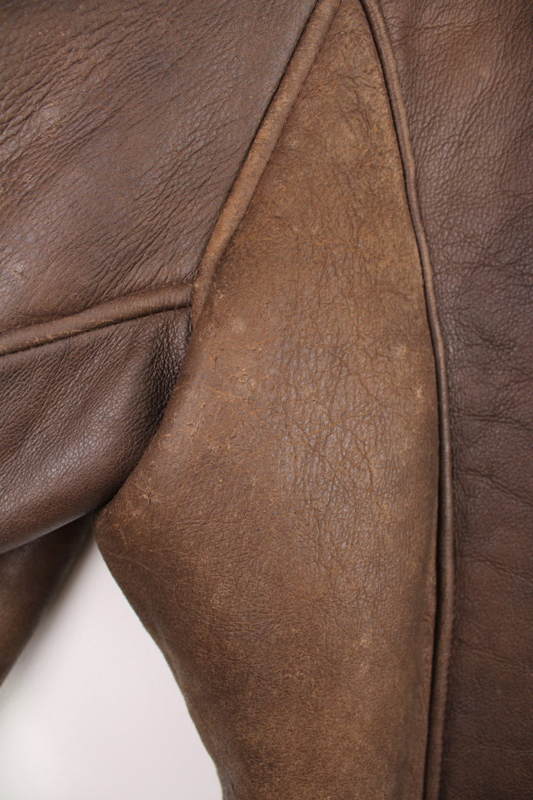 Vintage shearling aviator sheepskin jacket. Features buckle belt on the waist.