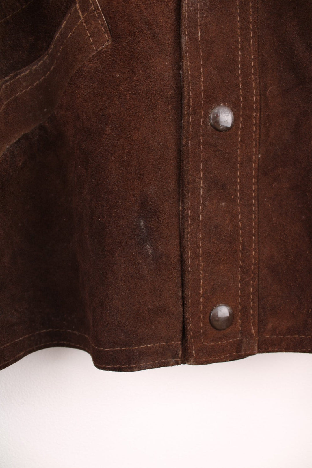 Brown suede western dagger collar jacket with snap closure and two pockets