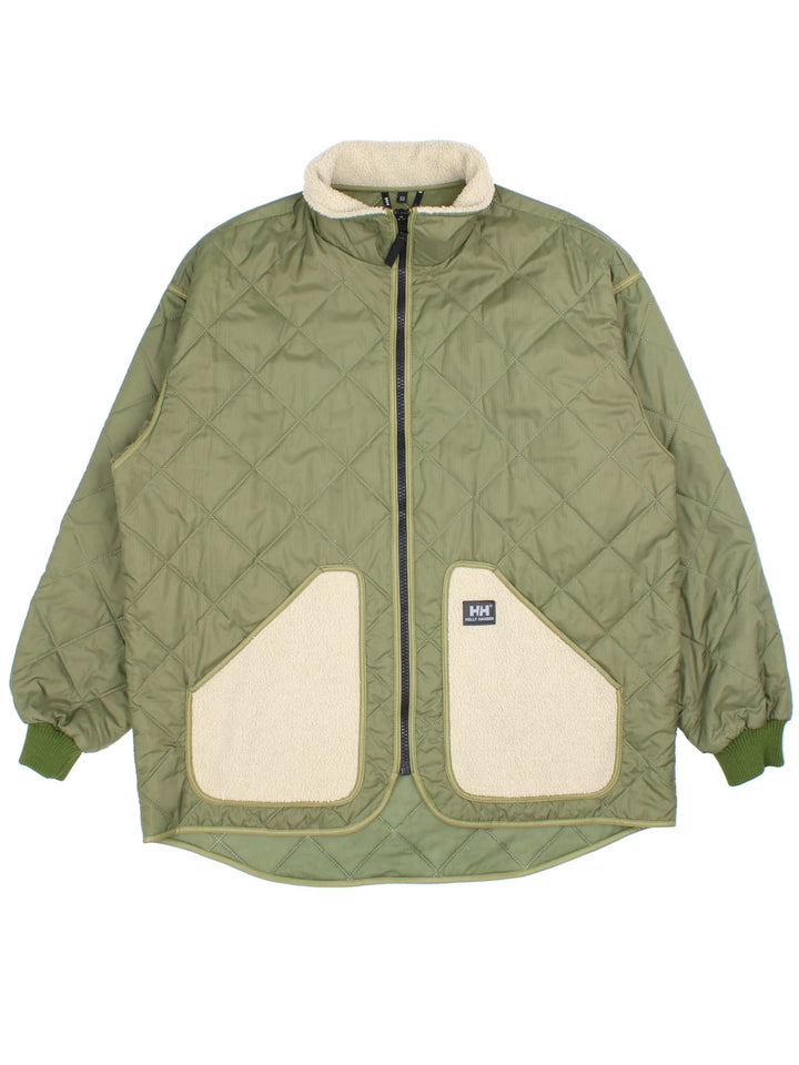 Helly Hansen Quilted Jacket in a green and beige colourway. Zips up and has fleece lined side pockets and collar, insulated lining, and has the logo embroidered on the front.