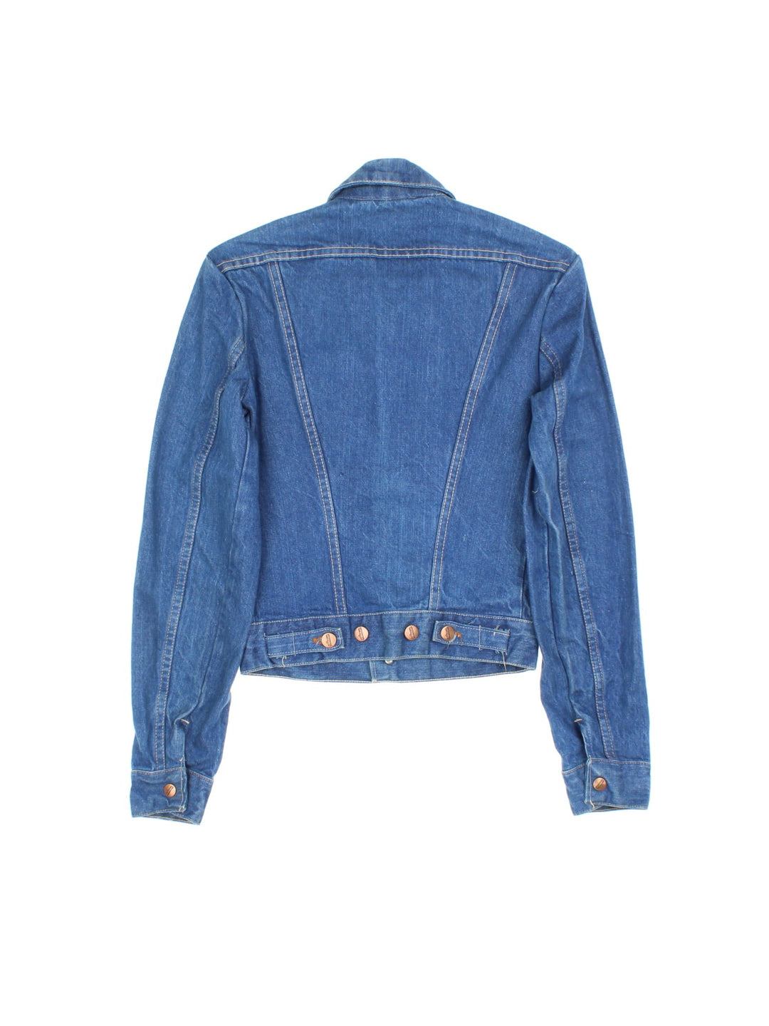 Vintage Wrangler Denim Jacket in a blue colourway. Buttons up and has multiple pockets, contrast cross stitching throughout, and has the logo tab embroidered on the front.