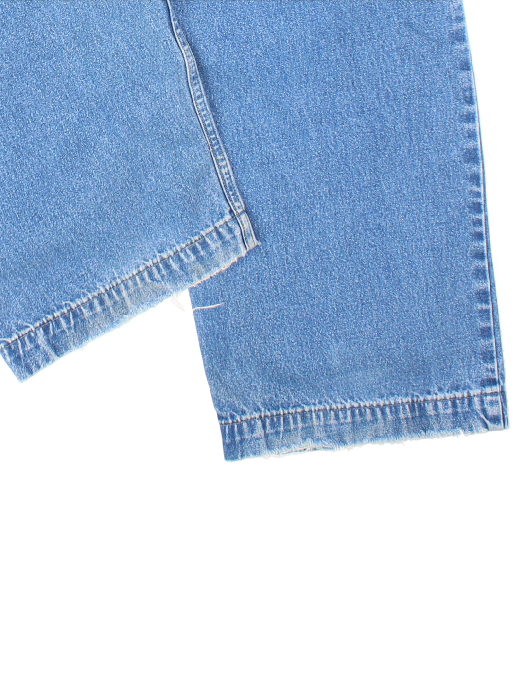 Y2K Levi Strauss L2 Baggy Jeans in blue colourway with multiple pockets and the logo embroidered on the back.