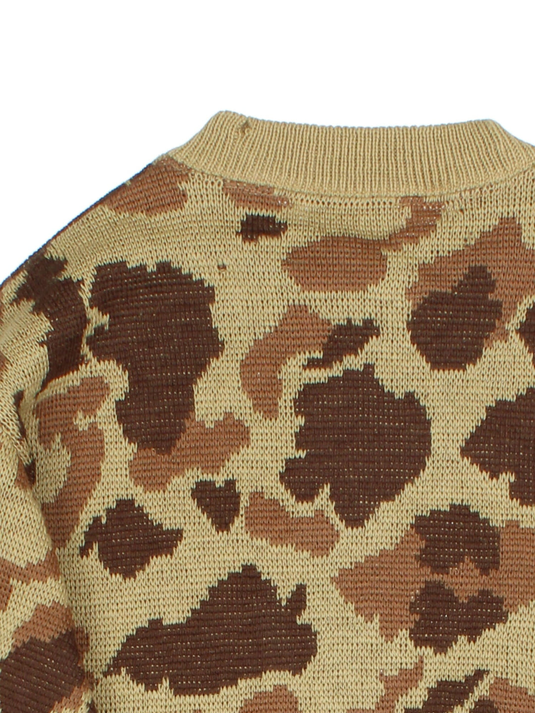 Vintage L.L Bean Camo Jumper in a green colourway, with contrast neckline and hems.