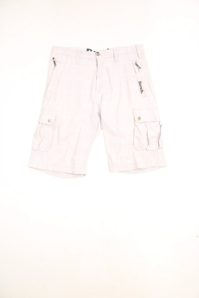 Vintage Y2K Bench Cargo Shorts in a off white plaid colourway, has multiple pockets and the logo embroidered on the front and back.