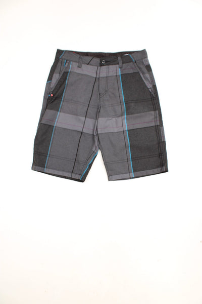 O'Neill Plaid Shorts in a grey colourway, has pockets and the logo embroidered on the front and back. 