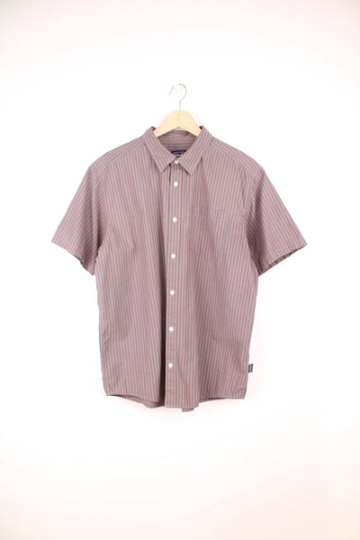 Patagonia Shirt in a grey and pink striped colourway, button up and has a chest pocket. 