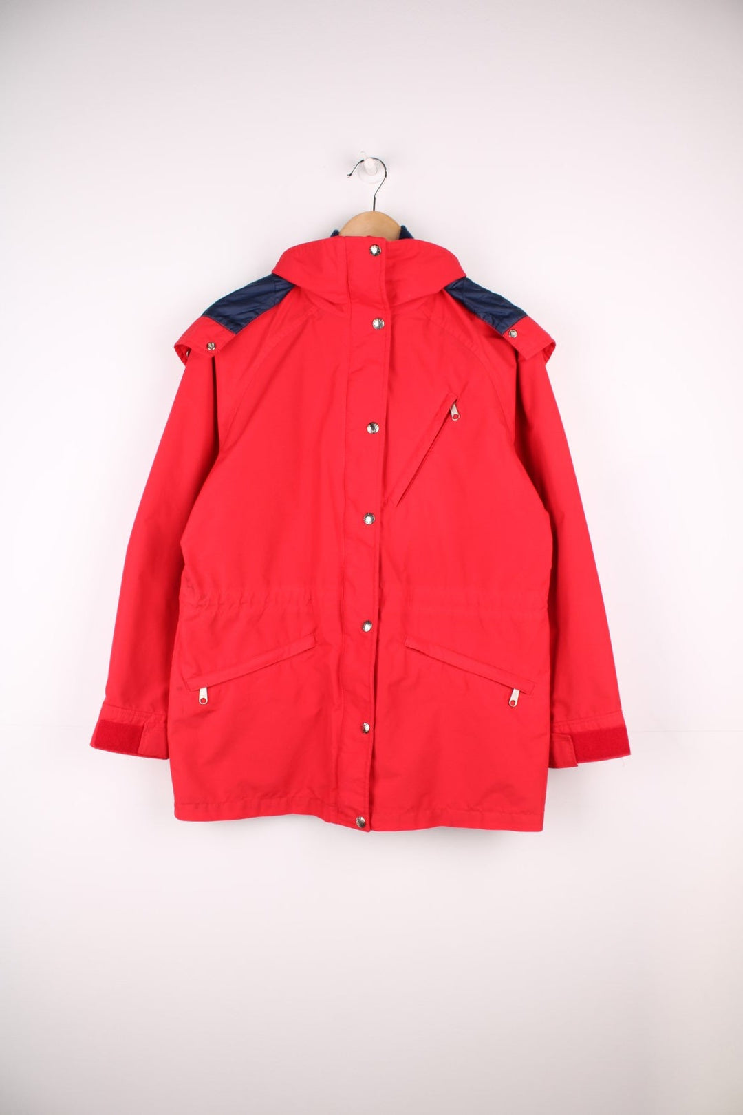  Vintage 70's/80's The North Face made in the USA Gore-Tex coat in red, features both zip and popper closures, multiple pockets and removable hood