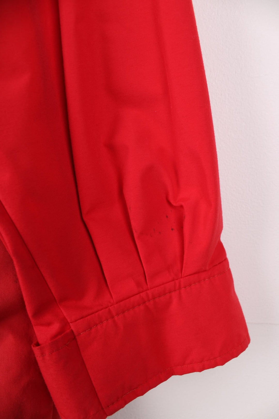  Vintage 70's/80's The North Face made in the USA Gore-Tex coat in red, features both zip and popper closures, multiple pockets and removable hood