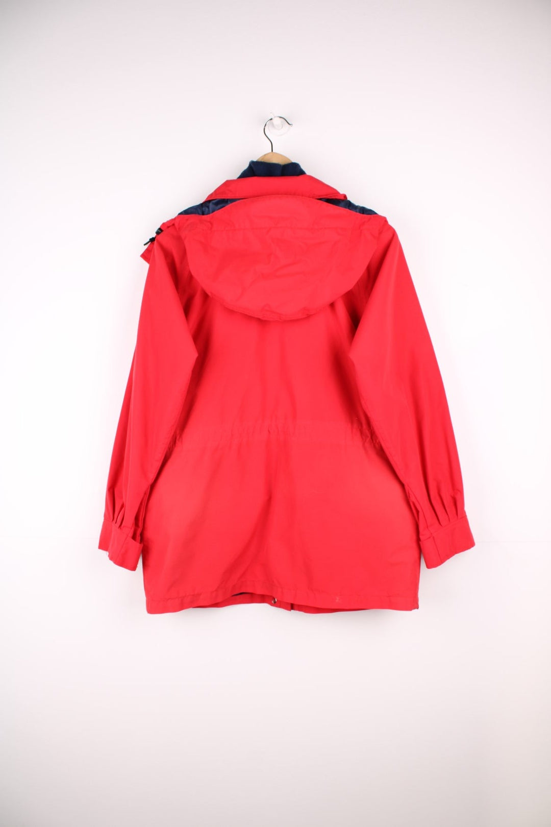  Vintage 70's/80's The North Face made in the USA Gore-Tex coat in red, features both zip and popper closures, multiple pockets and removable hood