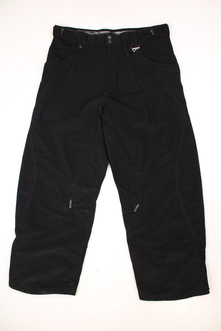 Oakley Hydro Fuel, outdoor/snow trousers. Features multiple pockets, waterproof zips, polar fleece panels, adjustable waistband and insulation layer.