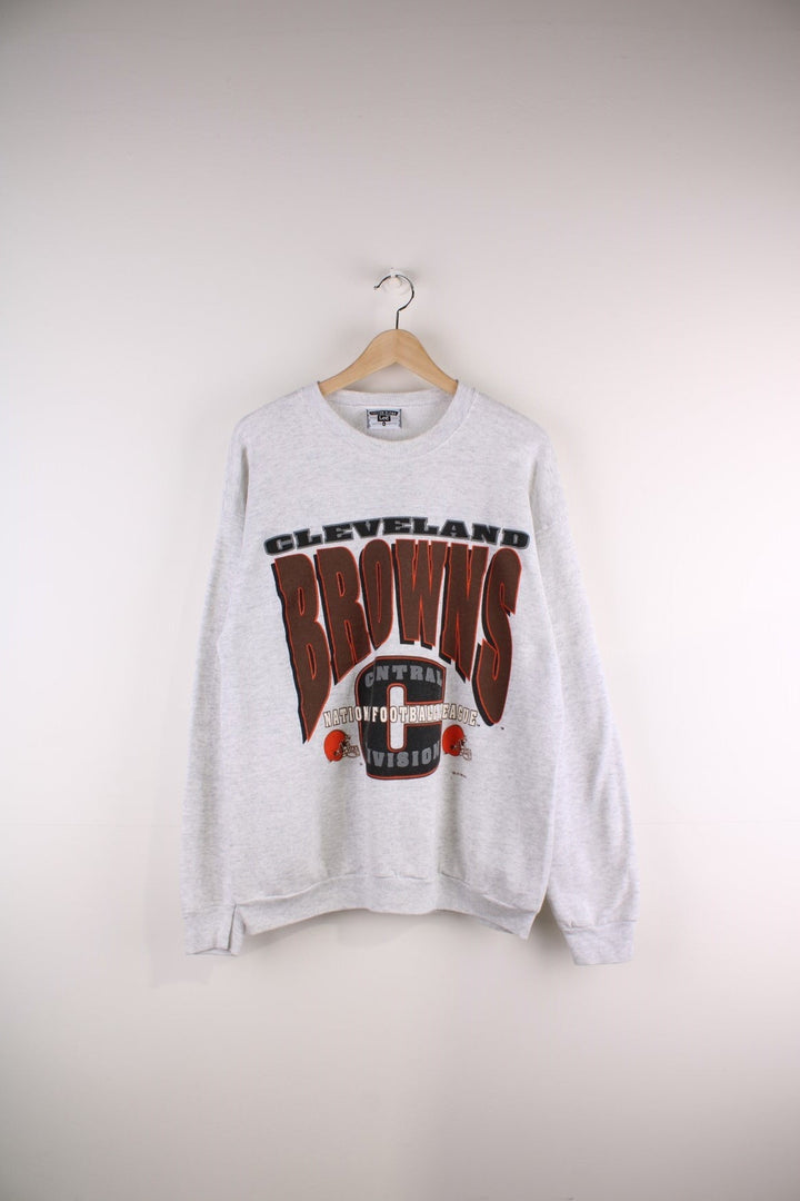 Lee Cleveland Browns NFL sweatshirt in grey marl with spellout logo on the front and red football helmet designs.