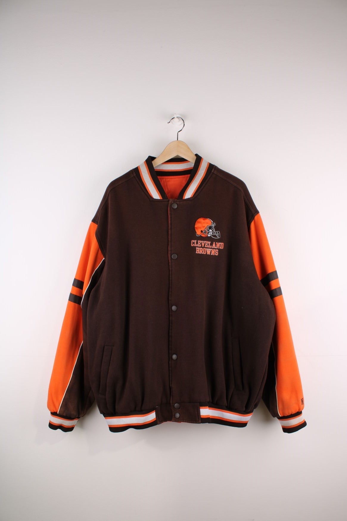 Vintage NFL Game Day Cleveland 2024 Browns Men's Puffer Team Logo Jacket Size Large