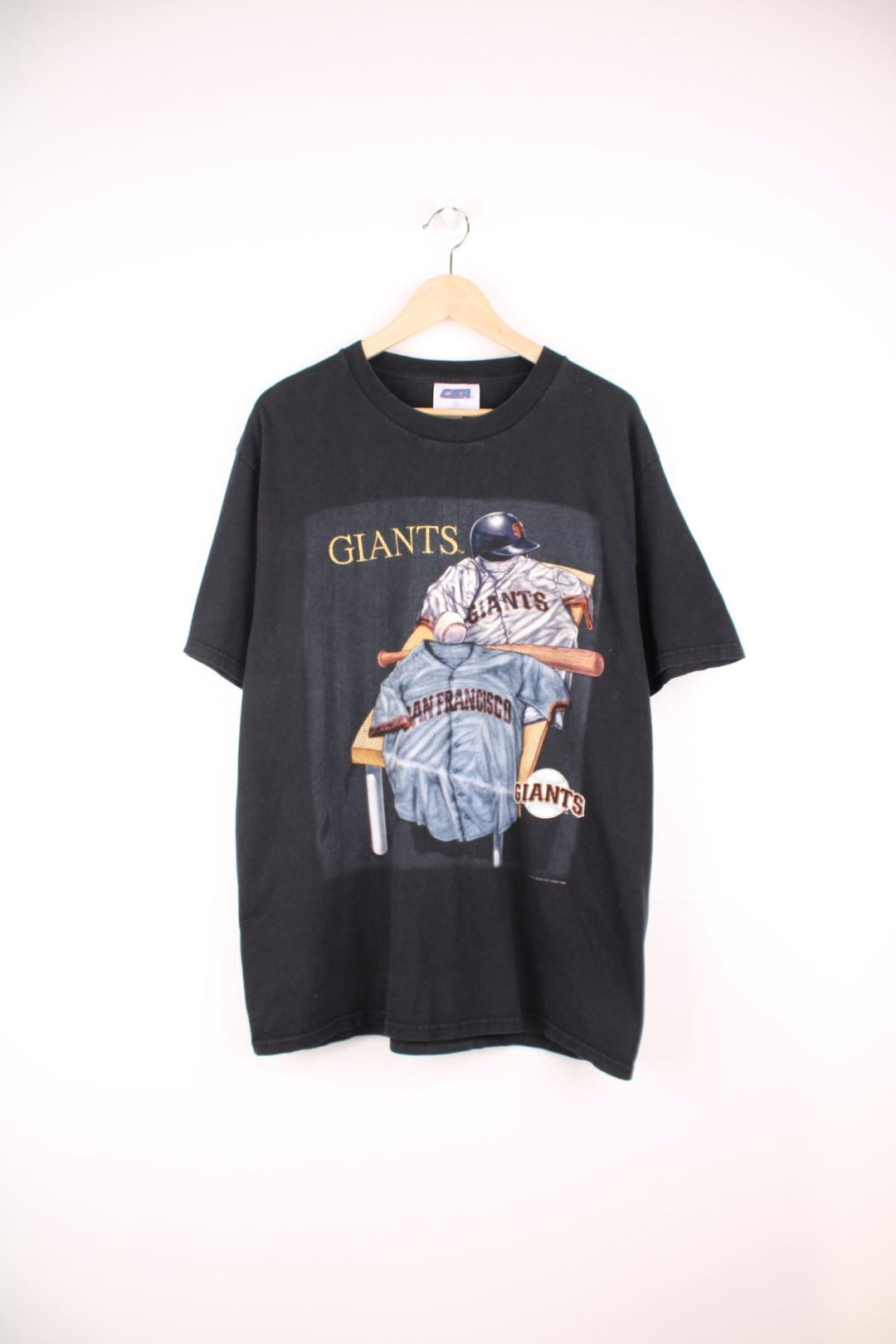 1999 San Francisco Giants MLB T-Shirt in a black colourway with the team spell out embroidered on the front alongside the kit and logo printed. 