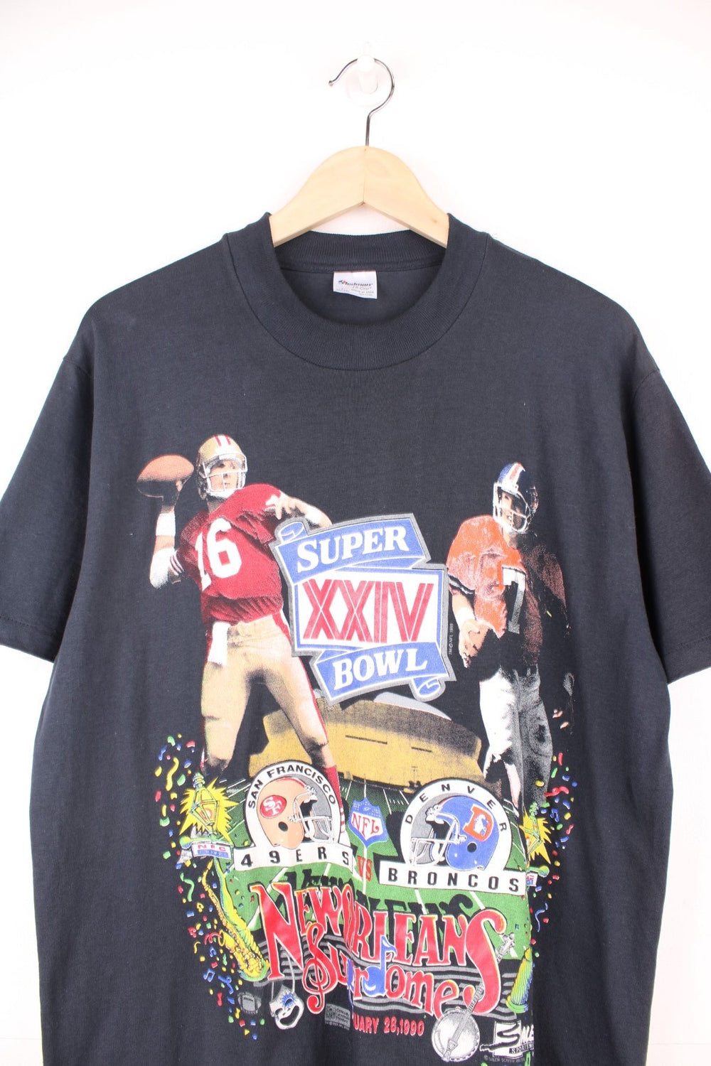 1990 NFL Super Bowl T-Shirt in a black colourway with the 49ers vs Broncos graphic printed on front. 