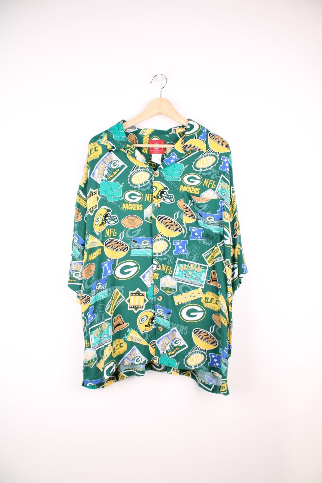 Green Bay Packers button up shirt with all over print. 