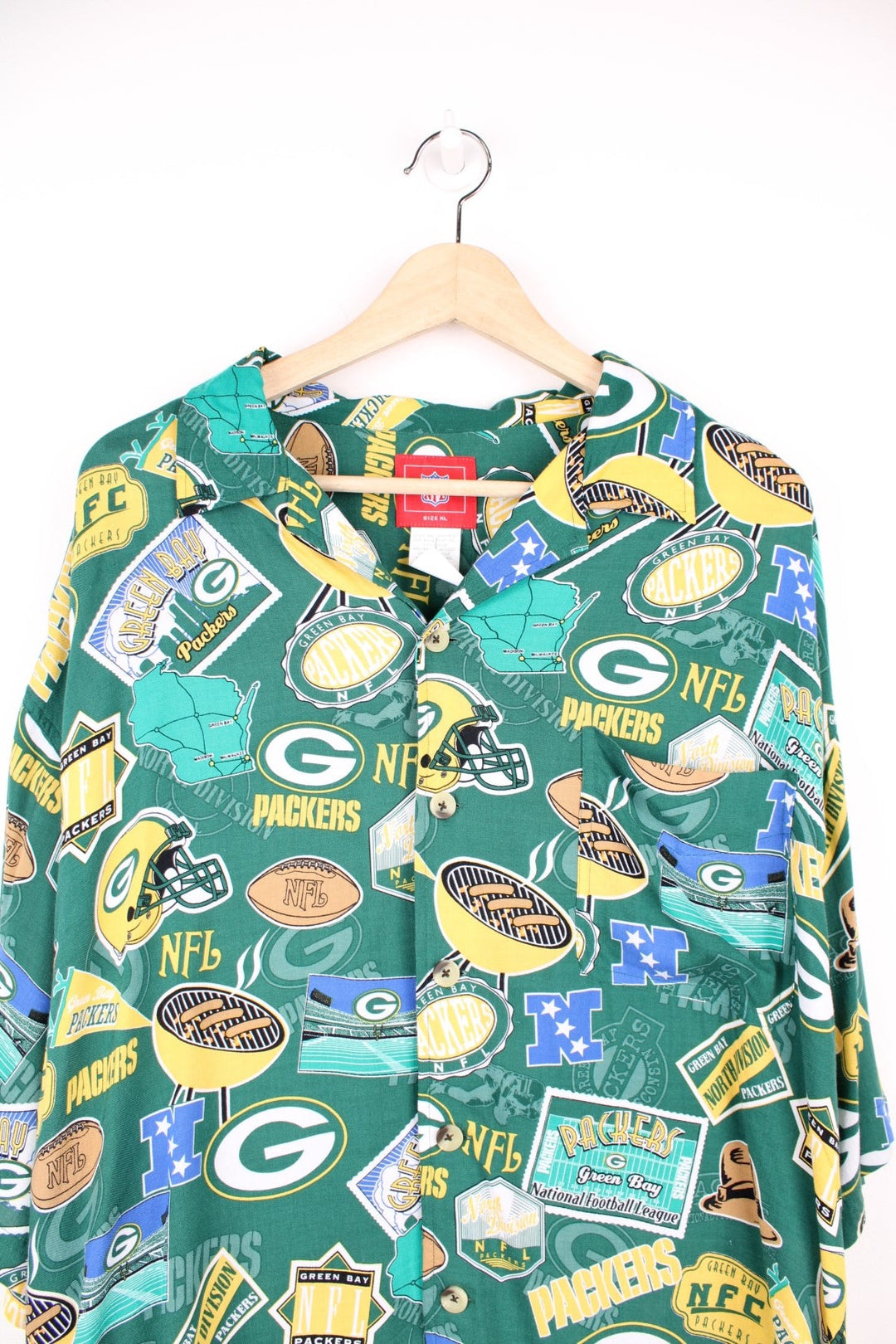 Green Bay Packers button up shirt with all over print. 