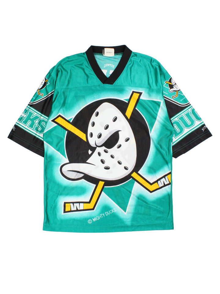 Vintage Nutmeg Mighty Ducks NHL Jersey in the green colourway, features large logo graphic on front and back with smaller logo on sleeves.